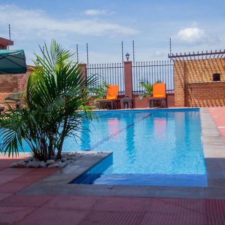 Savannah Suites Lubowa Экстерьер фото