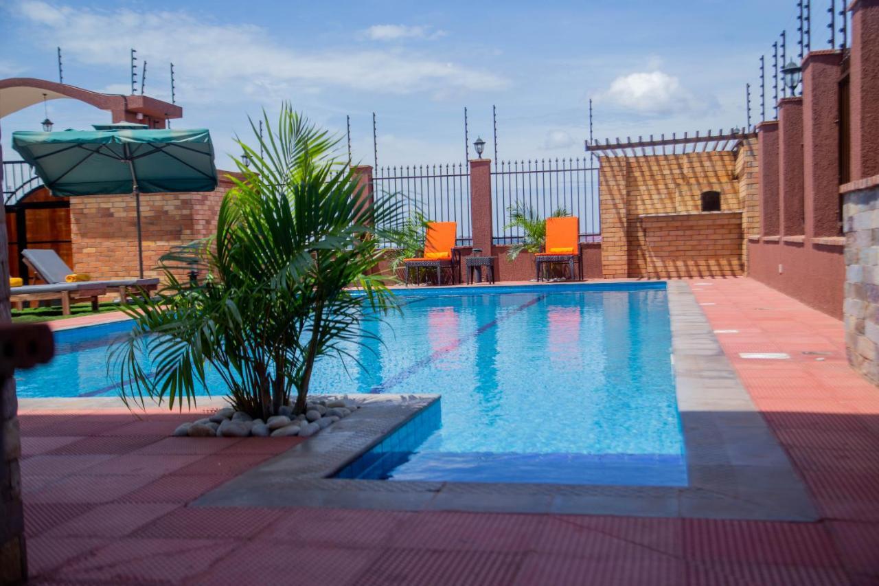 Savannah Suites Lubowa Экстерьер фото